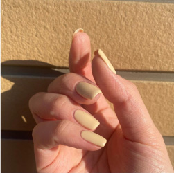 マットネイルイエロー