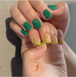 チグハグネイルグリーン